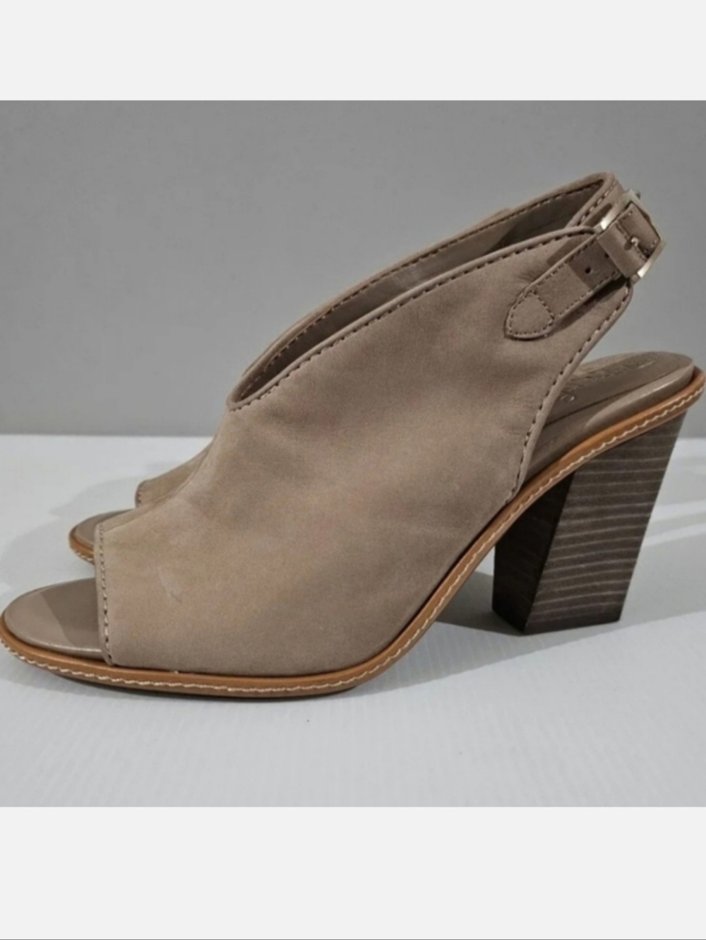 Vince Camuto Fandree Slingback Peep Toe Heels Womens 10 Taupe Leather Bootie NEW